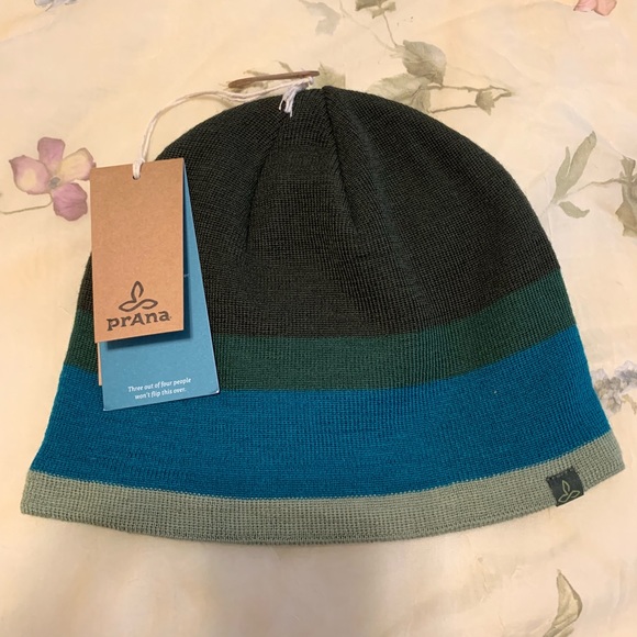 prana theo beanie